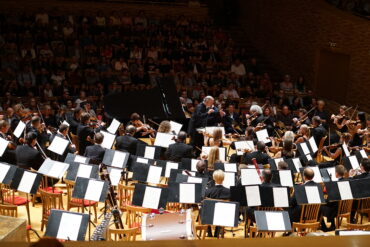 Mariinsky Orkestrası ve Şef Valery Gergiev. Fotoğraf: Valentin Baranovsky