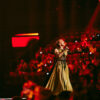 Sertab Erener, Malmö Arena'daki 68. Eurovision Şarkı Yarışması'nda "Everyway That I Can" performansını sergiliyor.