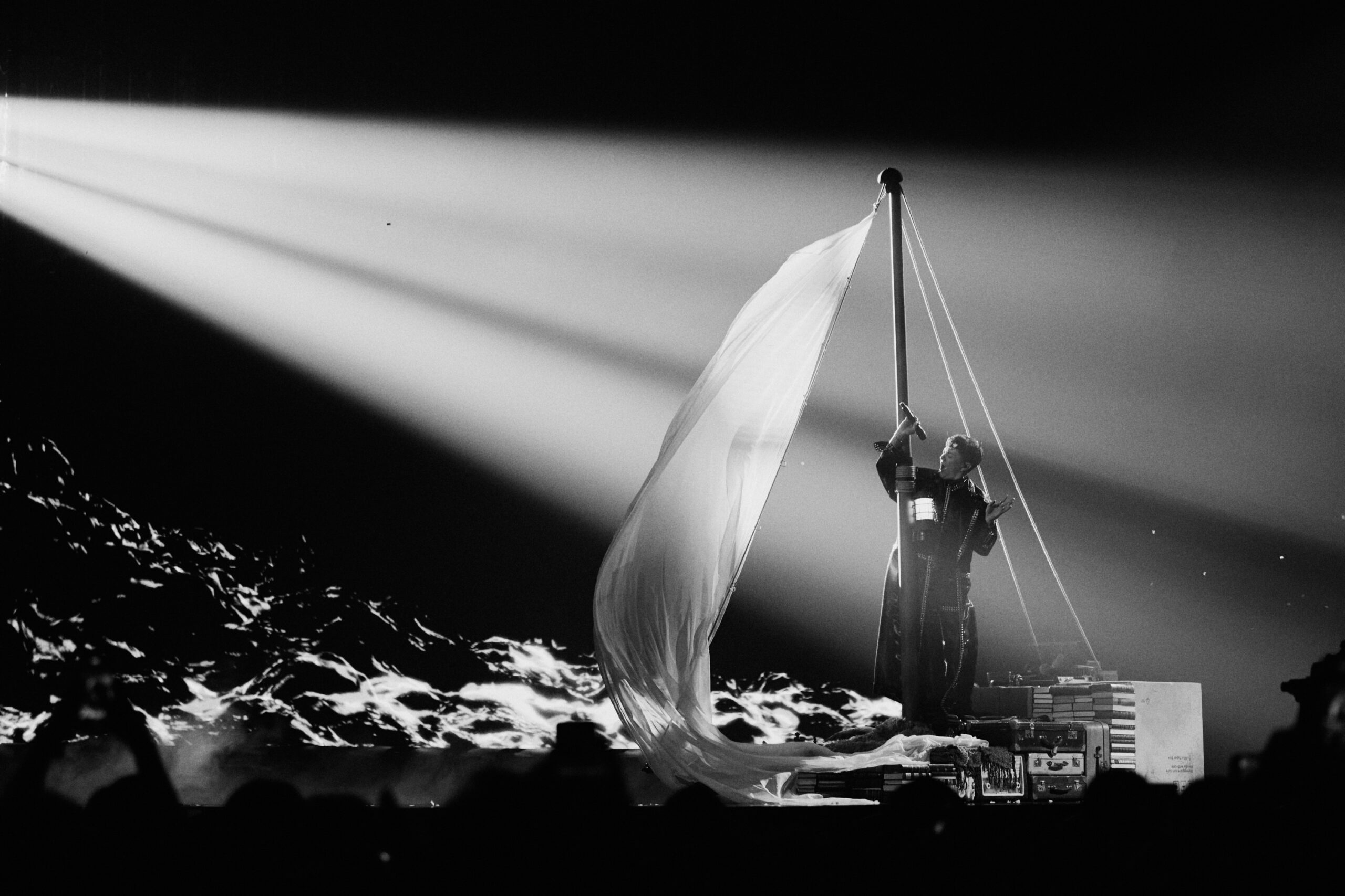 Avusturya’yı temsil eden JJ, Eurovision 2025 Büyük Finali’nde “Wasted Love” adlı parçayı seslendiriyor. Görsel: Alma Bengtsson, EBU