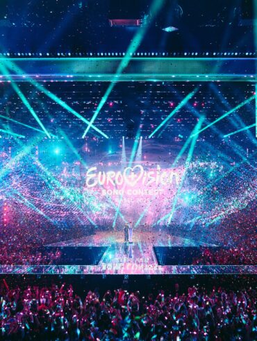 Avusturya adına yarışan JJ, 69. Eurovision Şarkı Yarışması’nın kazananı olarak “Wasted Love” parçasını yeniden seslendiriyor. Görsel: Alma Bengtsson, EBU
