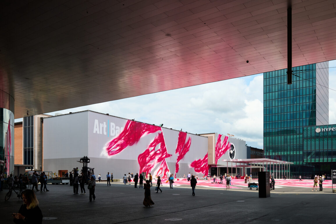 Art Basel 2025'in ana mekanı Messeplatz.