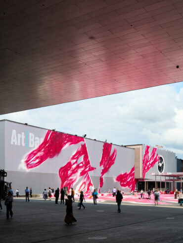 Art Basel 2025'in ana mekanı Messeplatz.