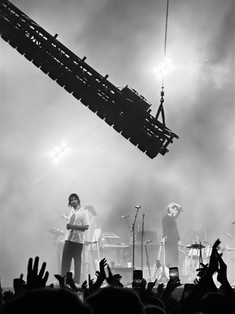 Tame Impala, Deadbeat turnesi kapsamında 25 Nisan 2026’da Kopenhag Royal Arena’da.
